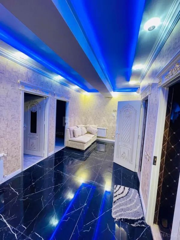 Satılır 3 otaqlı mənzil 136 m²