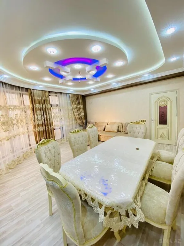 Satılır 3 otaqlı mənzil 136 m²