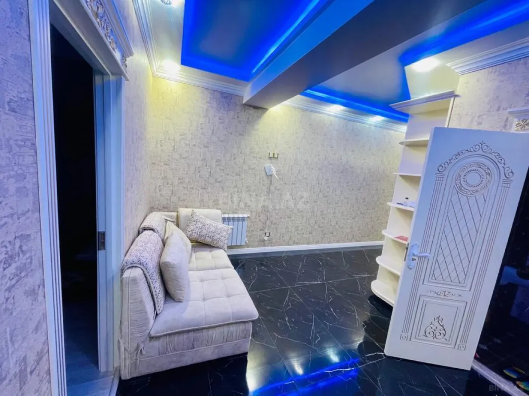 Satılır 3 otaqlı mənzil 136 m²