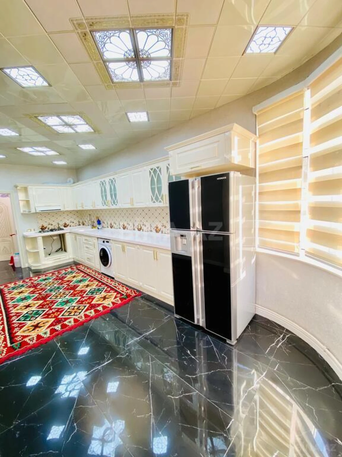 Satılır 3 otaqlı mənzil 136 m²