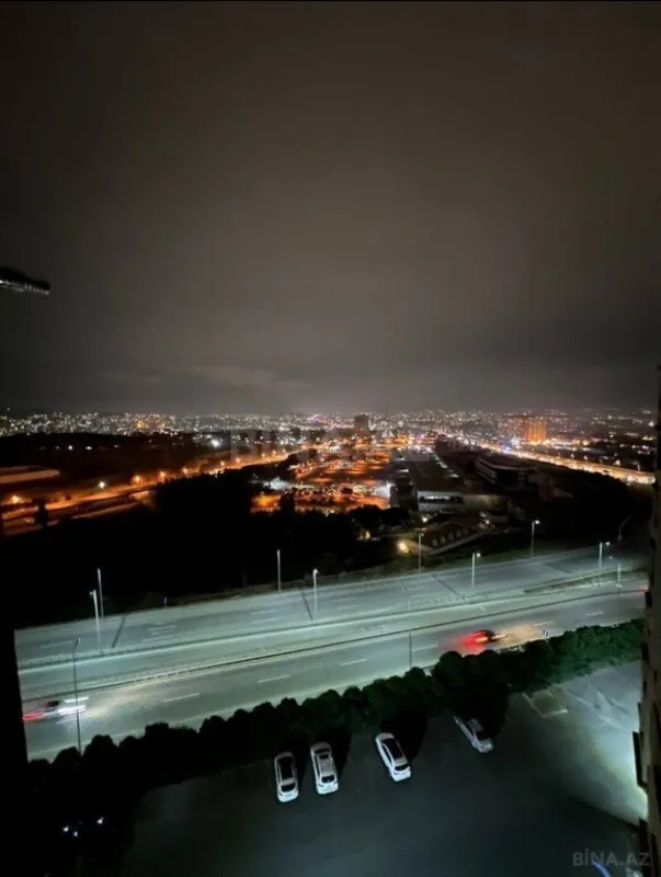 Satılır 3 otaqlı mənzil 180 m²