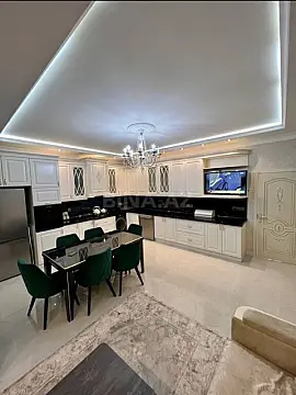 Satılır 3 otaqlı mənzil 180 m²