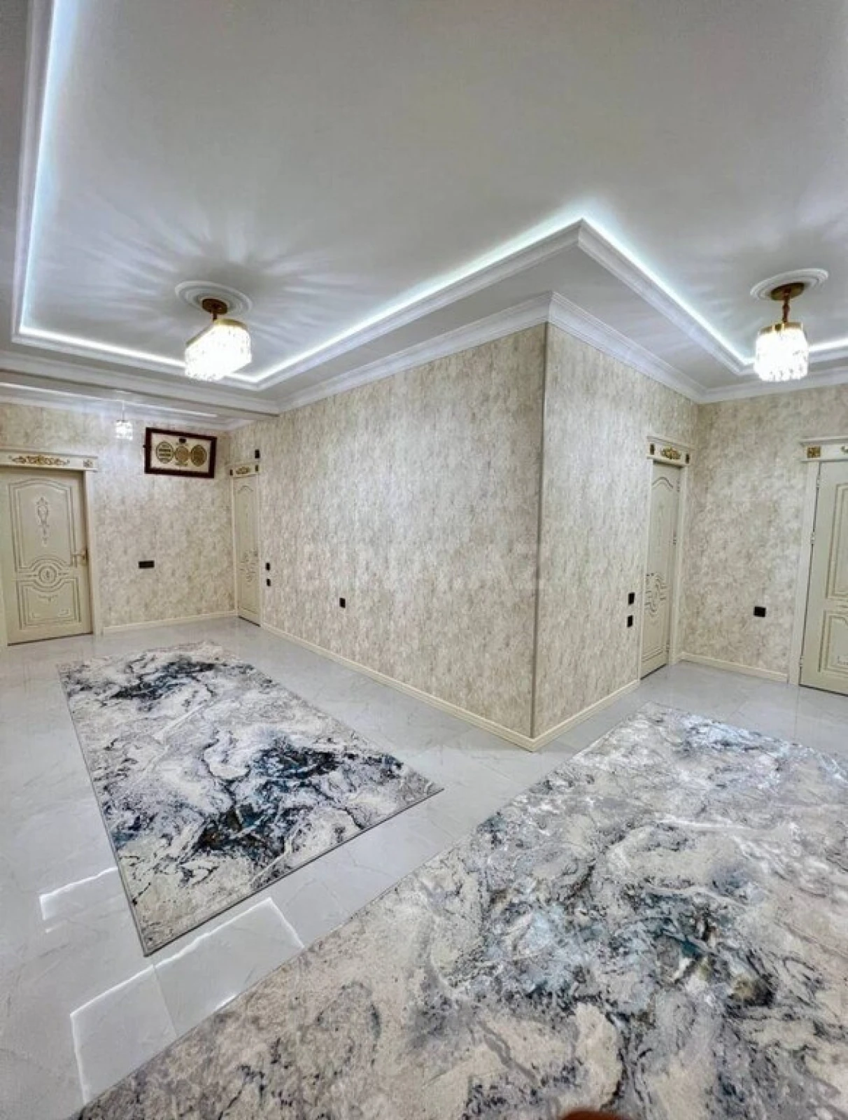 Satılır 3 otaqlı mənzil 180 m²