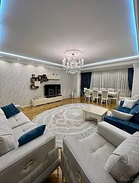 Satılır 3 otaqlı mənzil 180 m²