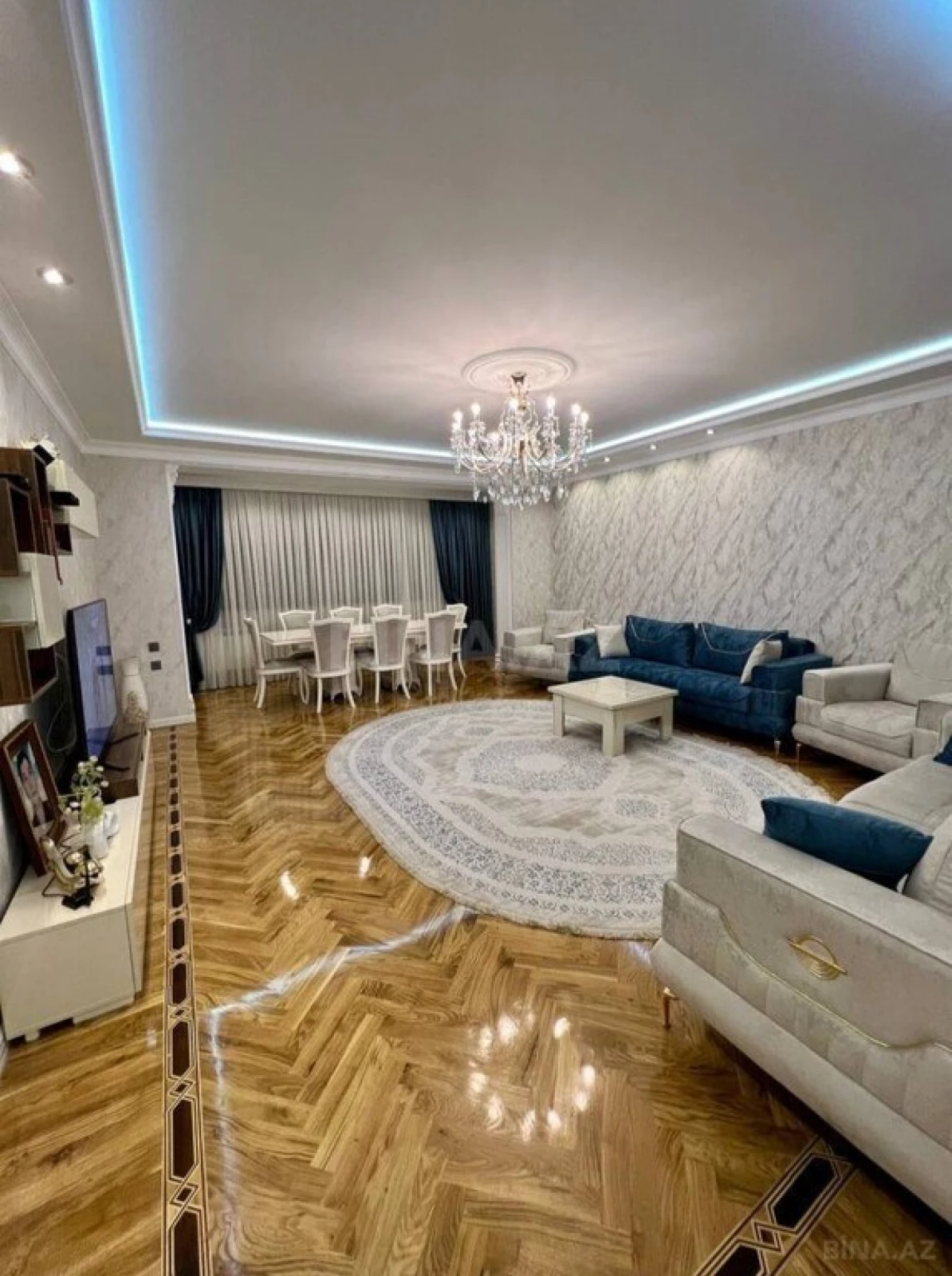 Satılır 3 otaqlı mənzil 180 m²