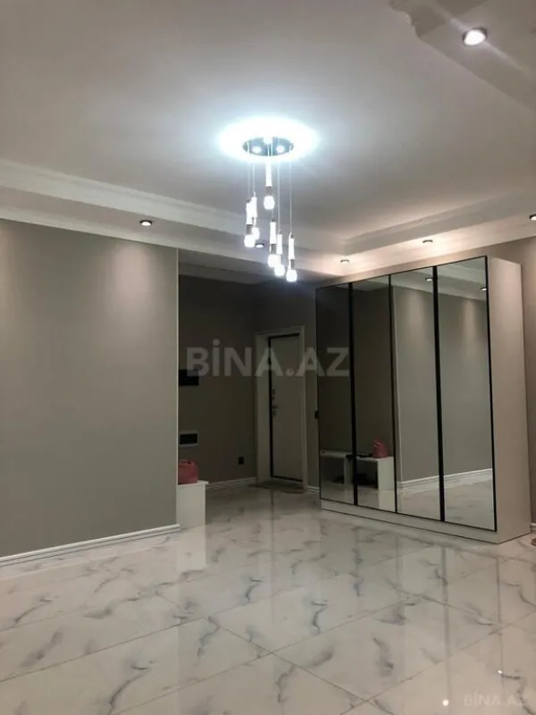 Satılır 3 otaqlı mənzil 160 m²