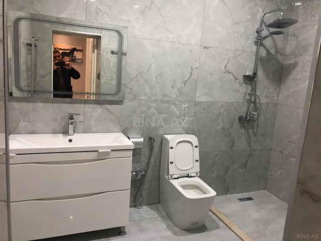 Satılır 3 otaqlı mənzil 160 m²