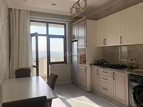 Satılır 3 otaqlı mənzil 160 m²