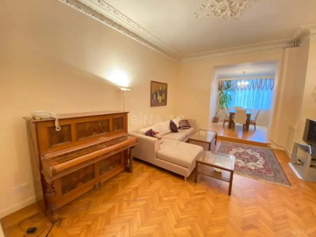 Kirayə verilir 3 otaqlı mənzil 110 m²