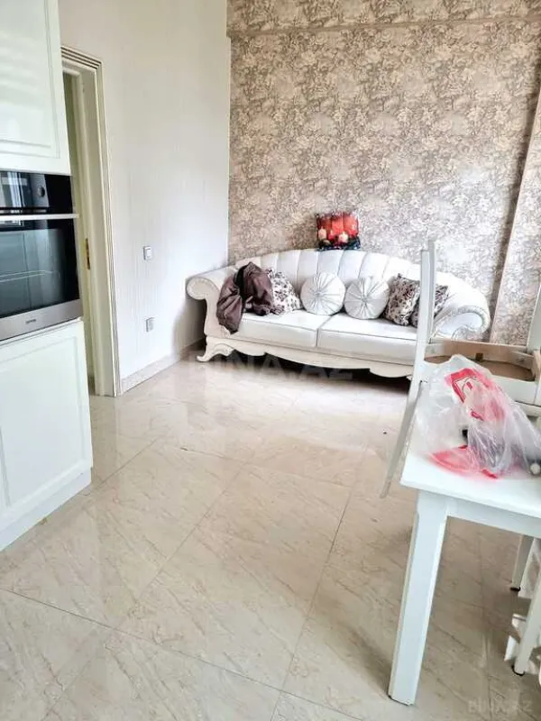 Kirayə verilir 3 otaqlı mənzil 140 m²
