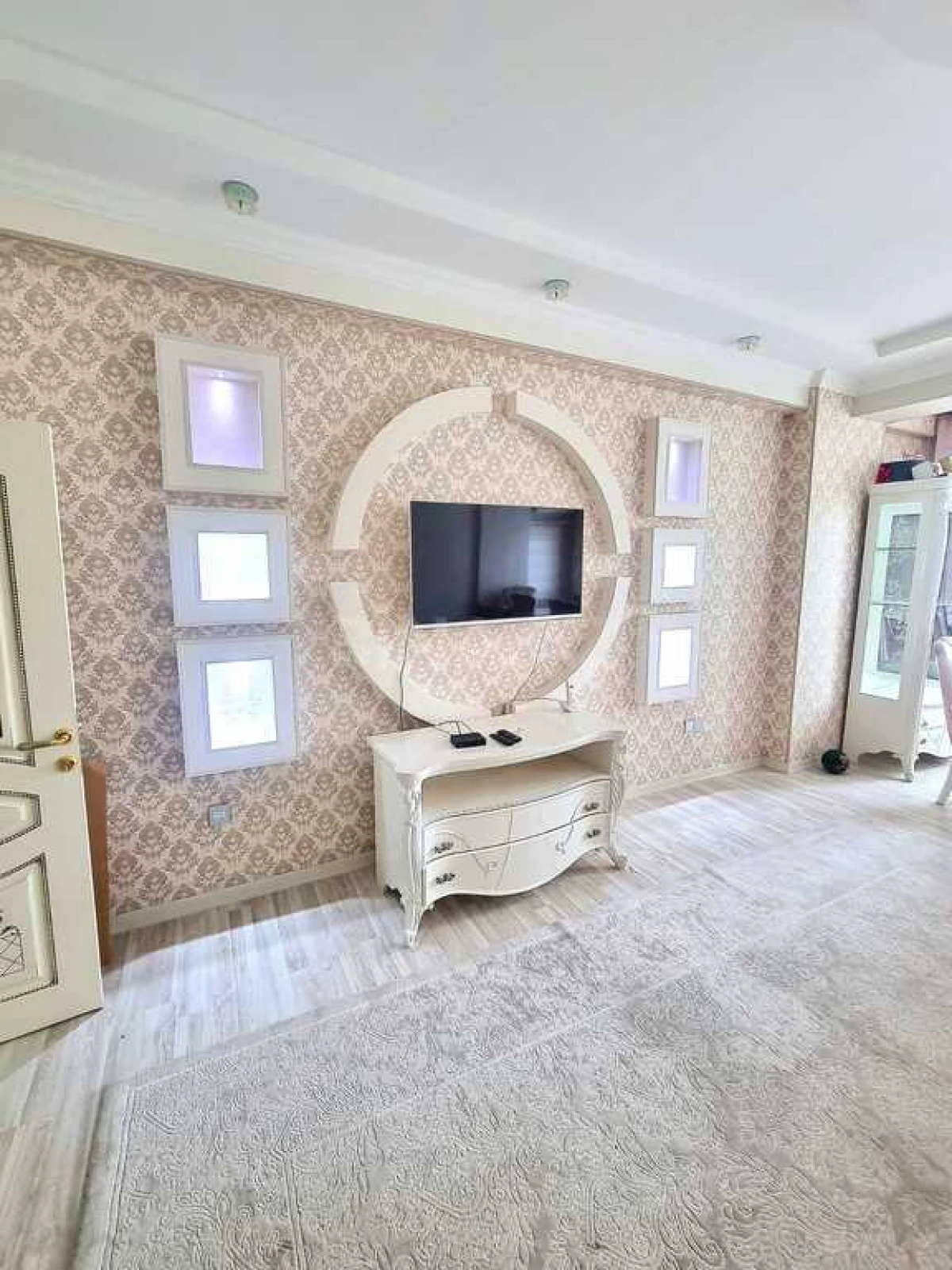 Kirayə verilir 3 otaqlı mənzil 140 m²