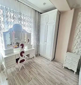 Kirayə verilir 3 otaqlı mənzil 140 m²