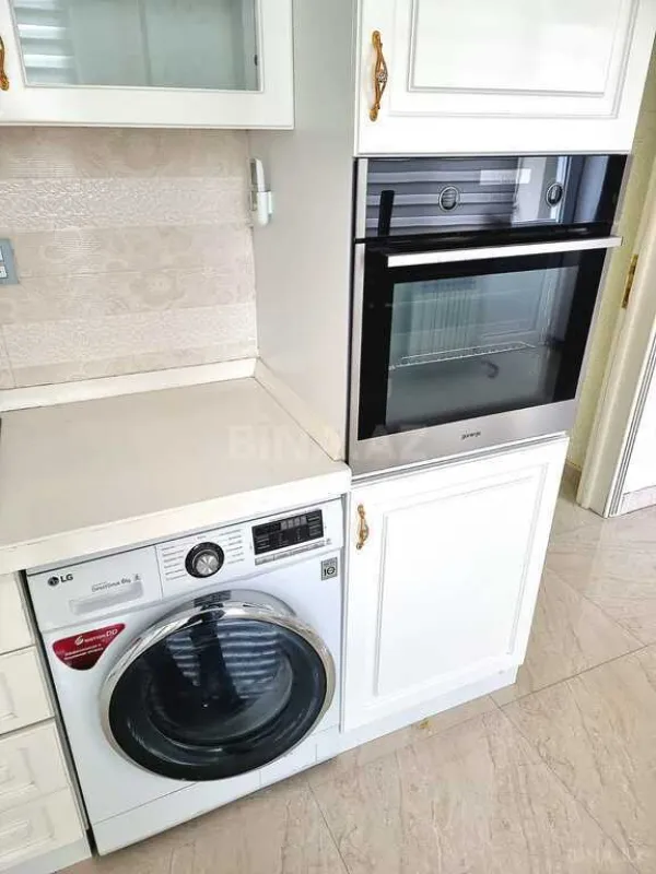 Kirayə verilir 3 otaqlı mənzil 140 m²