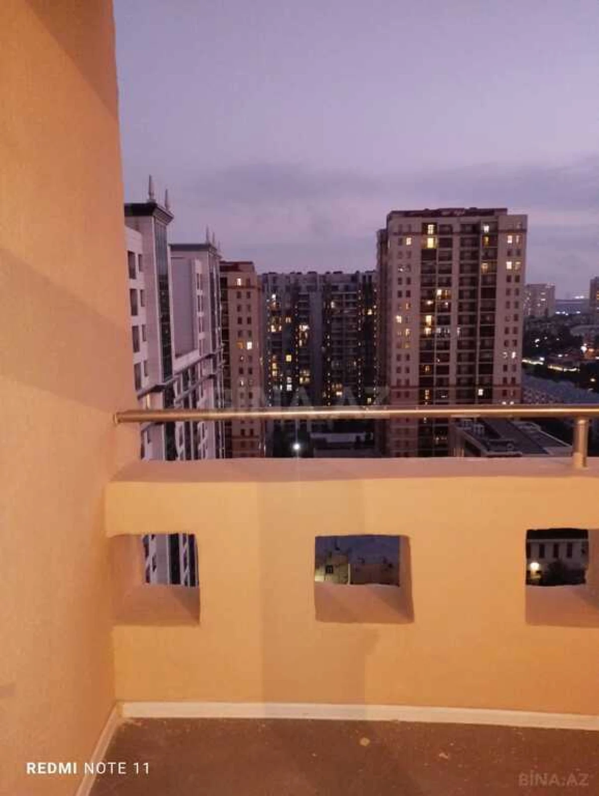 Satılır 2 otaqlı mənzil 115 m²