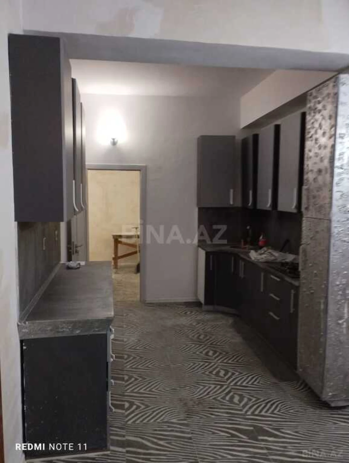 Satılır 2 otaqlı mənzil 115 m²