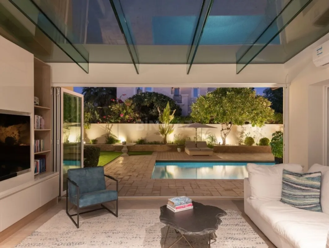 Satılır 2 otaqlı mənzil 65 m²