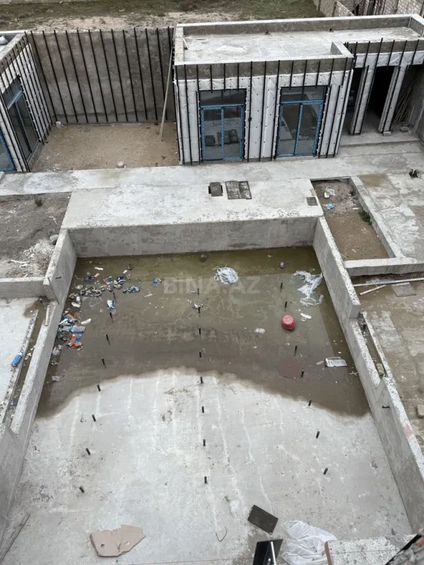 Satılır 5 otaqlı həyət evi 900 m²