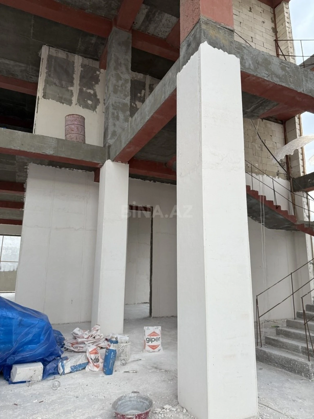 Satılır 5 otaqlı həyət evi 900 m²