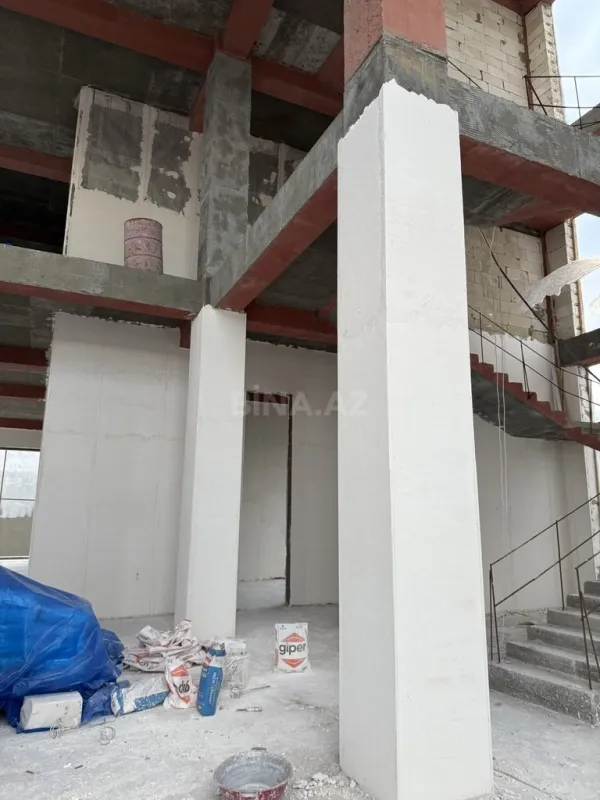 Satılır 5 otaqlı həyət evi 900 m²