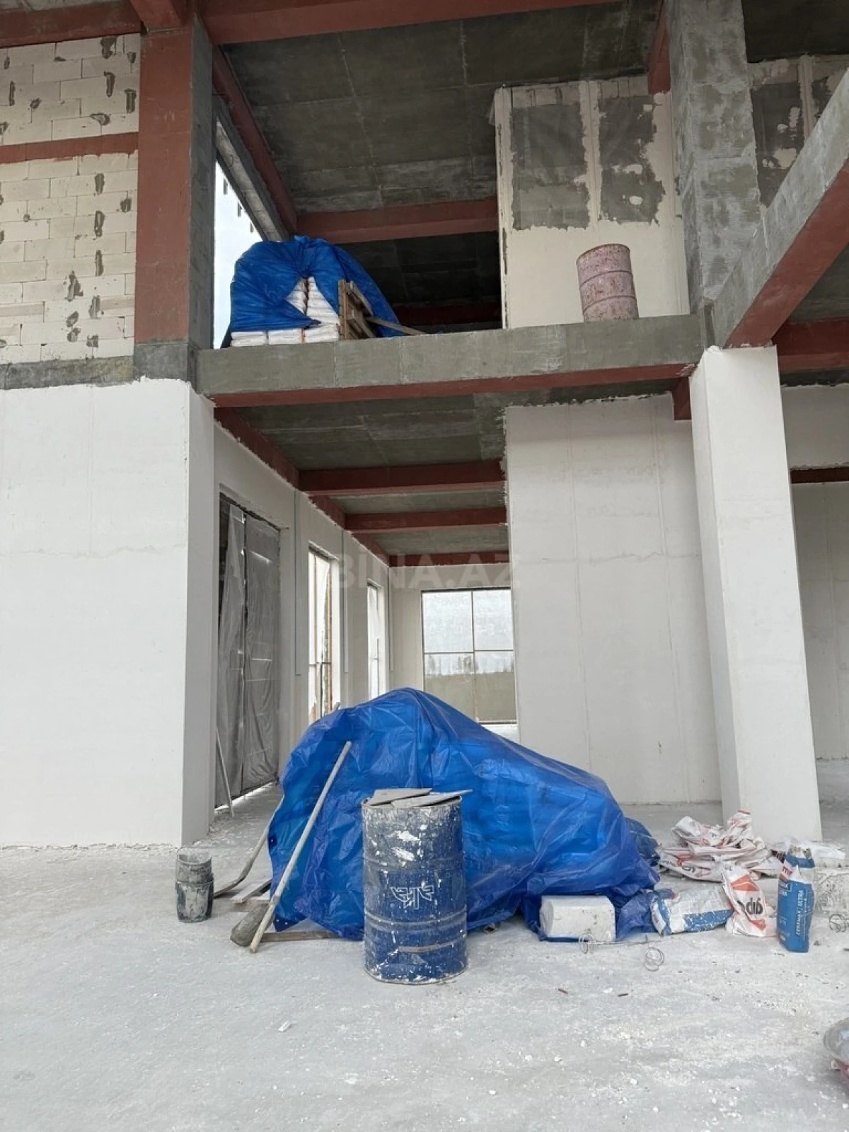 Satılır 5 otaqlı həyət evi 900 m²