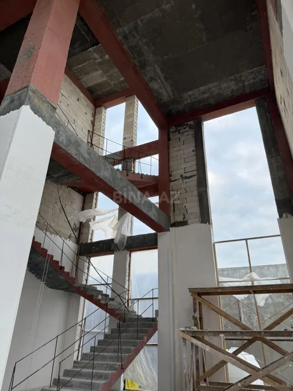 Satılır 5 otaqlı həyət evi 900 m²