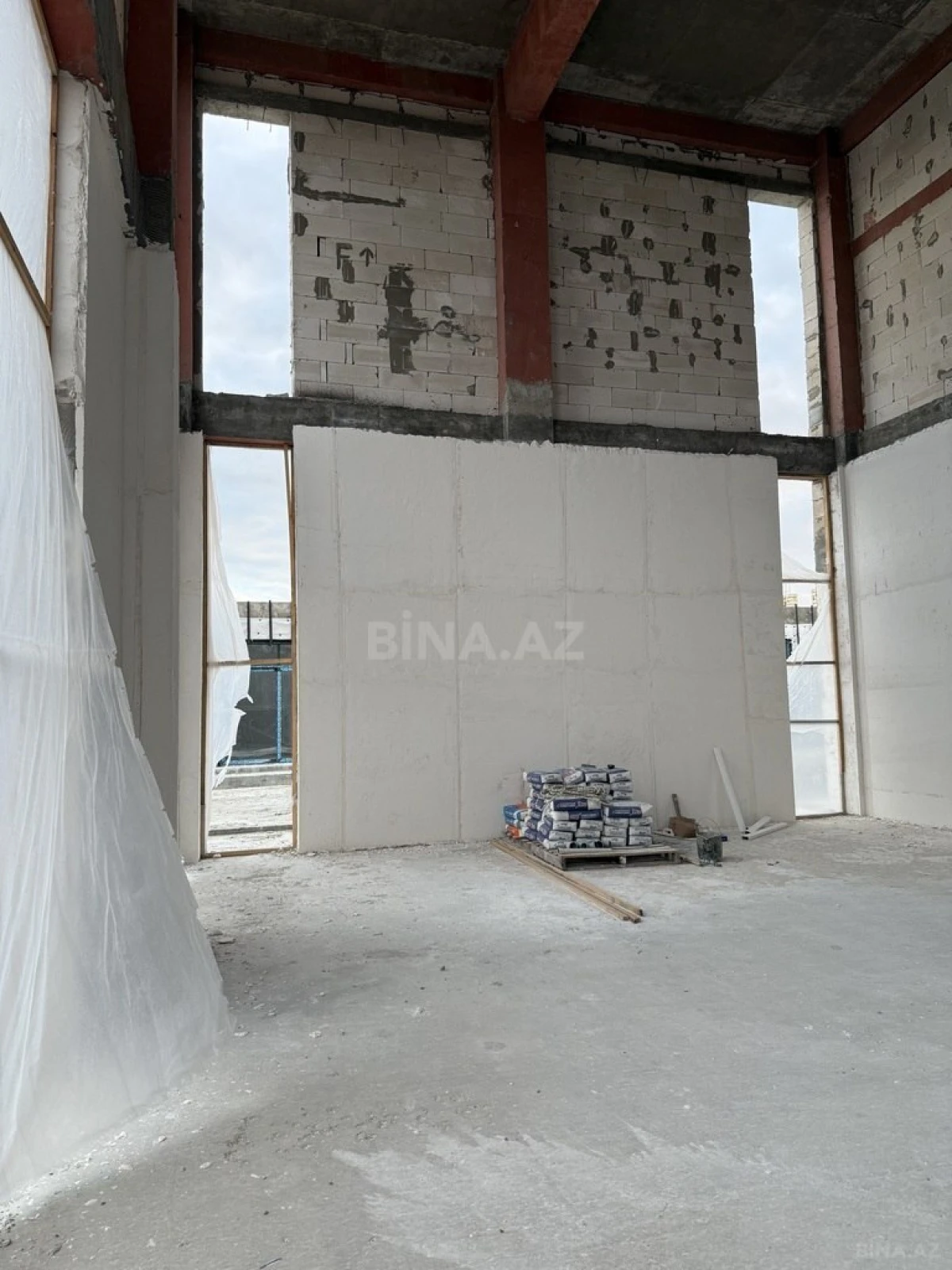 Satılır 5 otaqlı həyət evi 900 m²