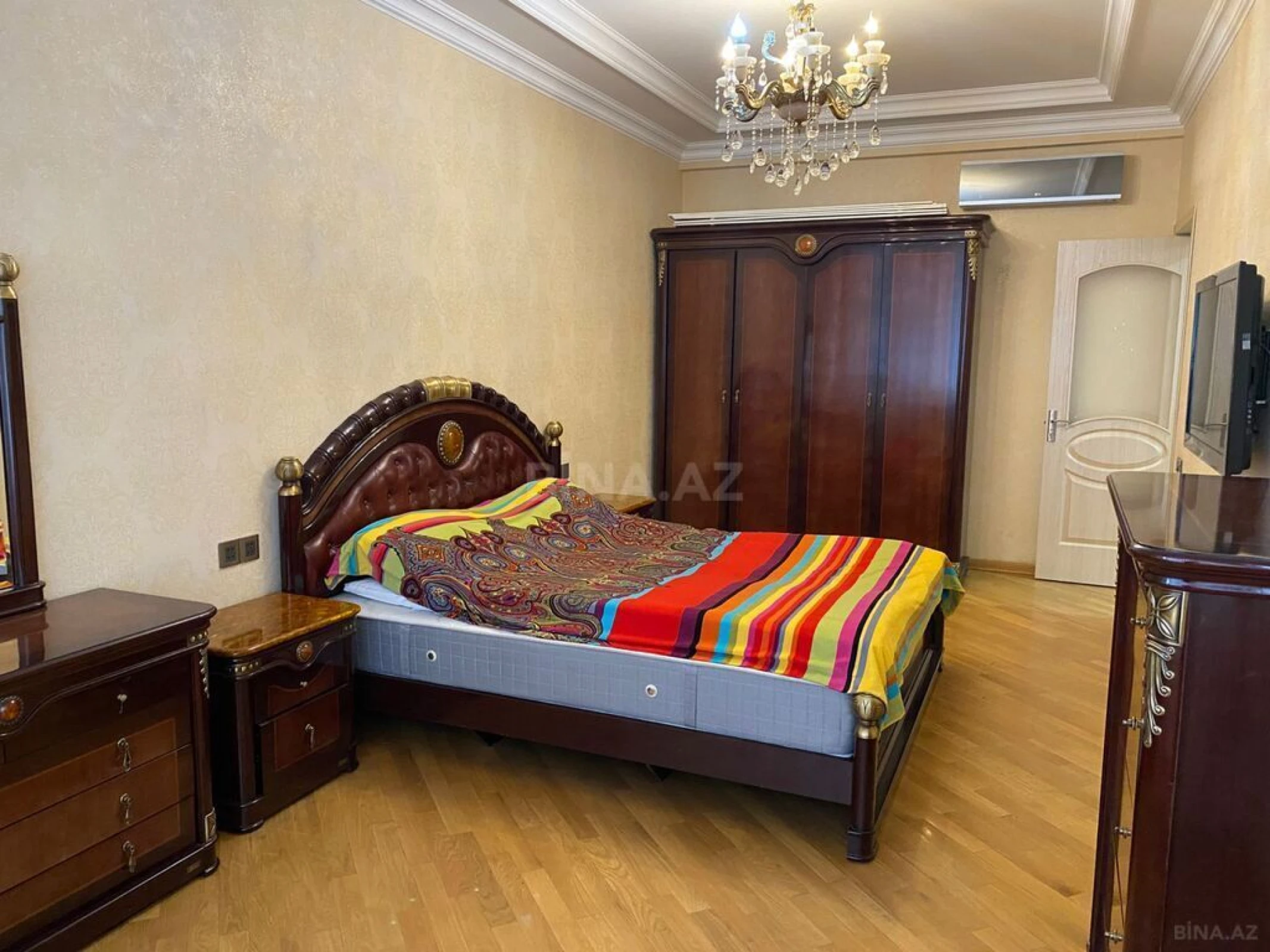 Satılır 3 otaqlı mənzil 125.5 m²