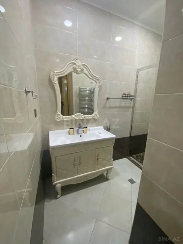 Satılır 3 otaqlı mənzil 125.5 m²
