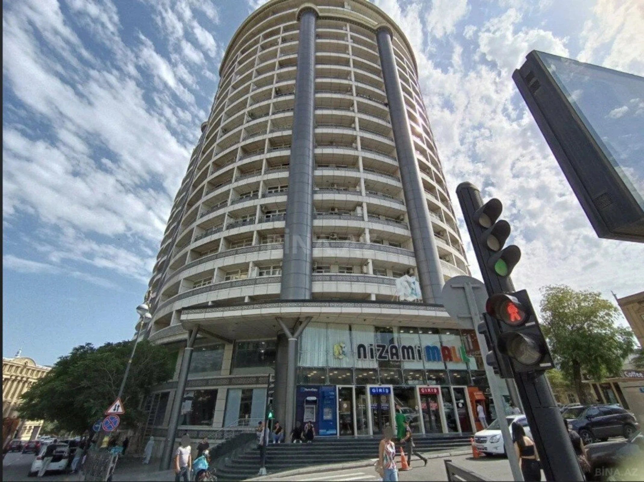 Satılır 3 otaqlı mənzil 125.5 m²