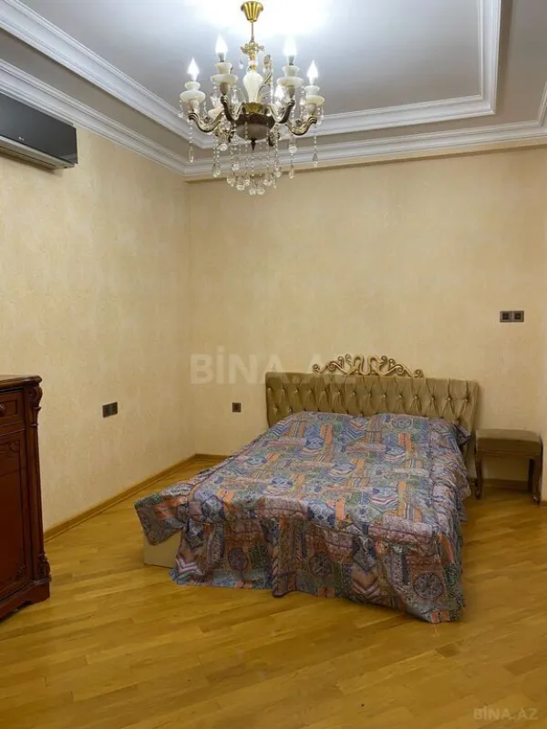 Satılır 3 otaqlı mənzil 125.5 m²