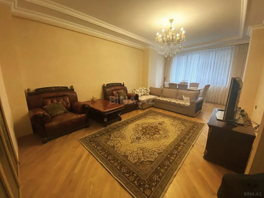 Satılır 3 otaqlı mənzil 125.5 m²