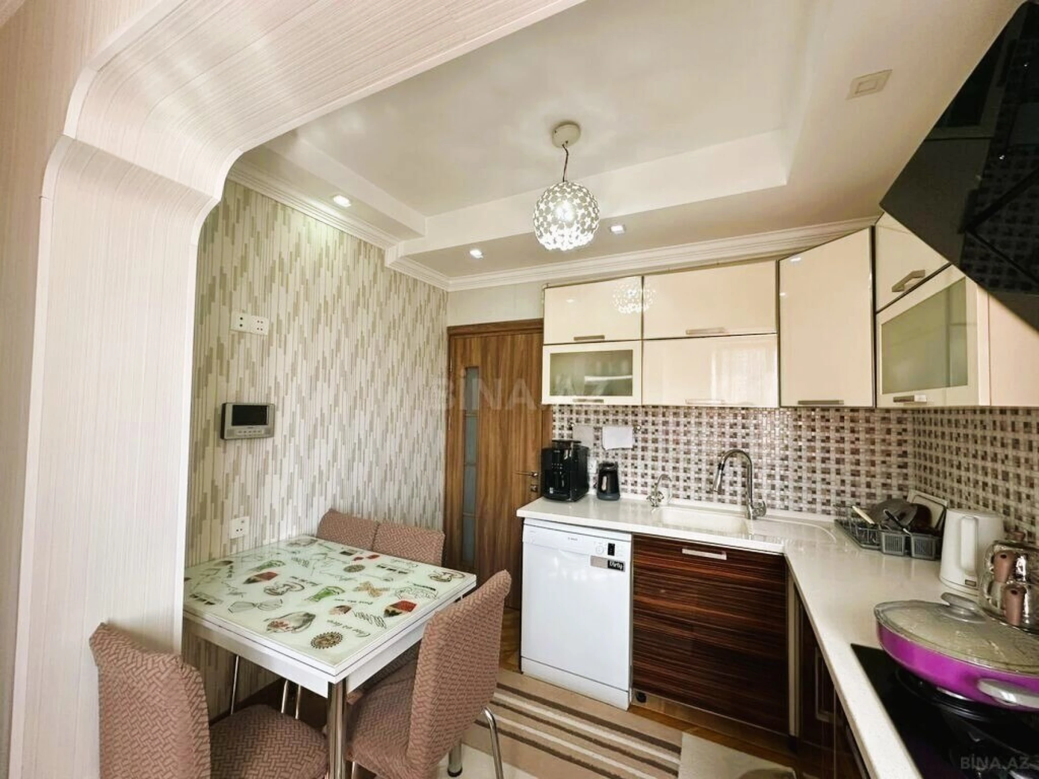 Satılır 4 otaqlı mənzil 106 m²