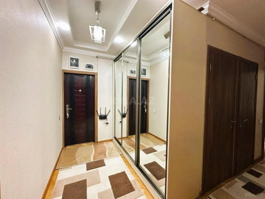 Satılır 4 otaqlı mənzil 106 m²