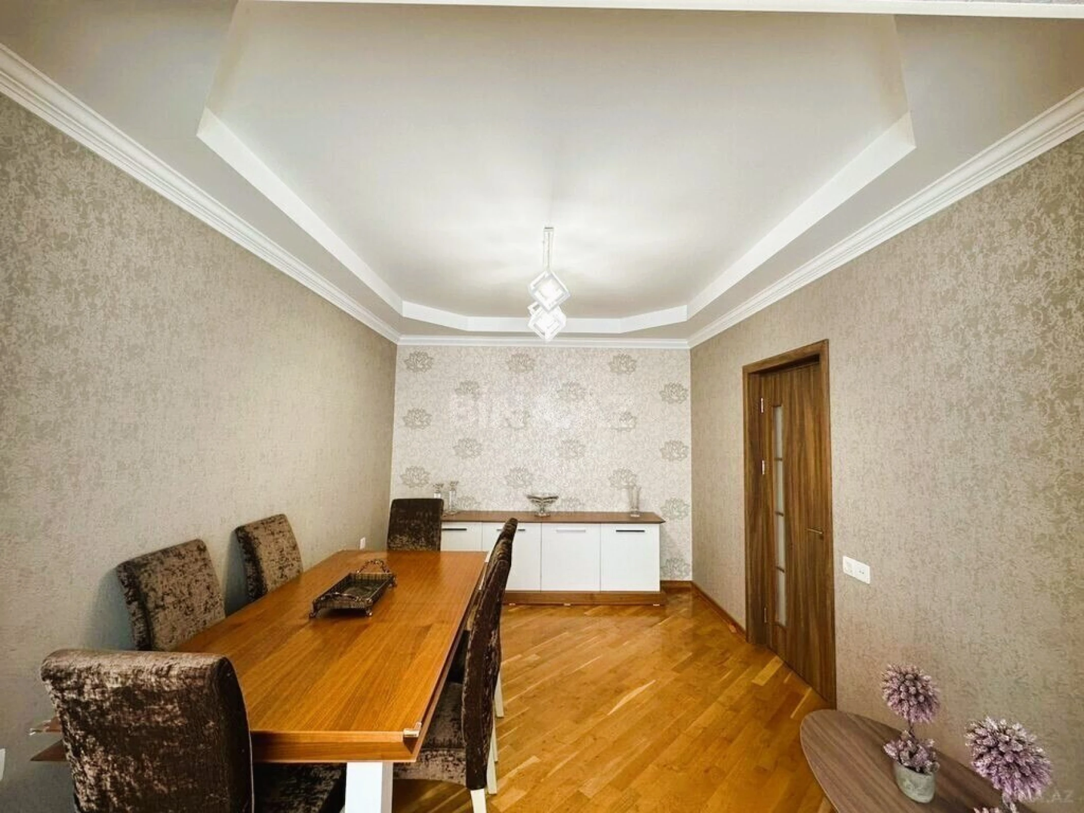Satılır 4 otaqlı mənzil 106 m²