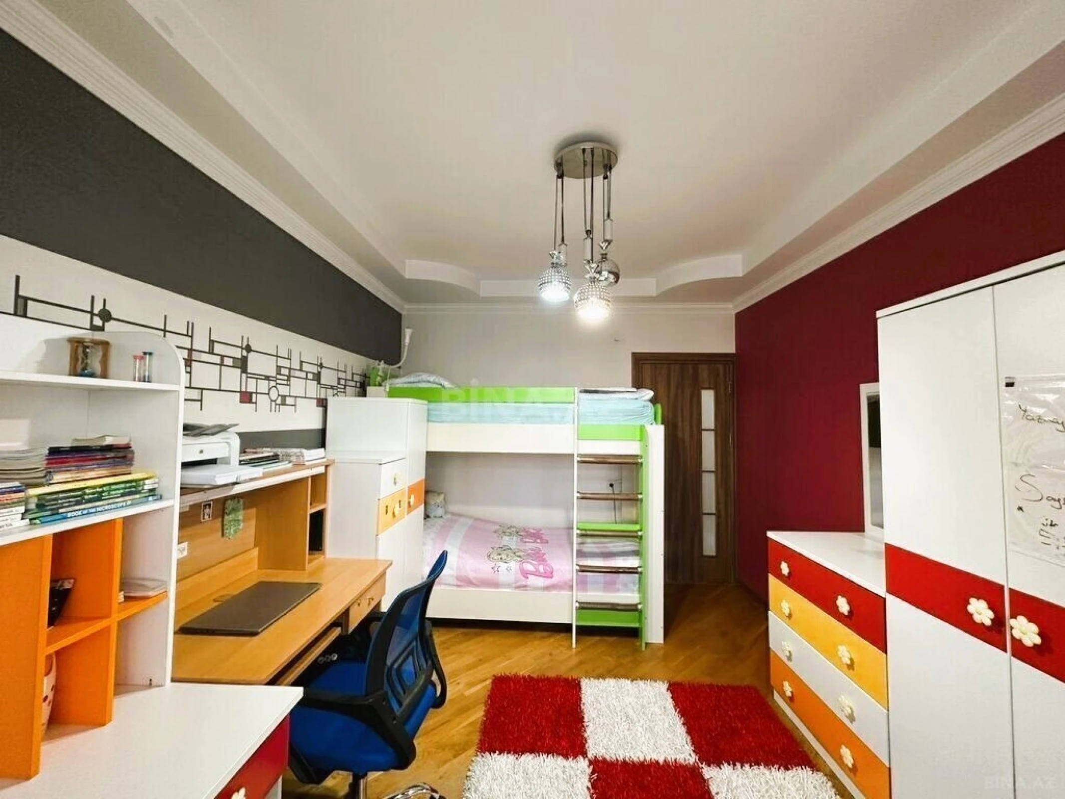 Satılır 4 otaqlı mənzil 106 m²