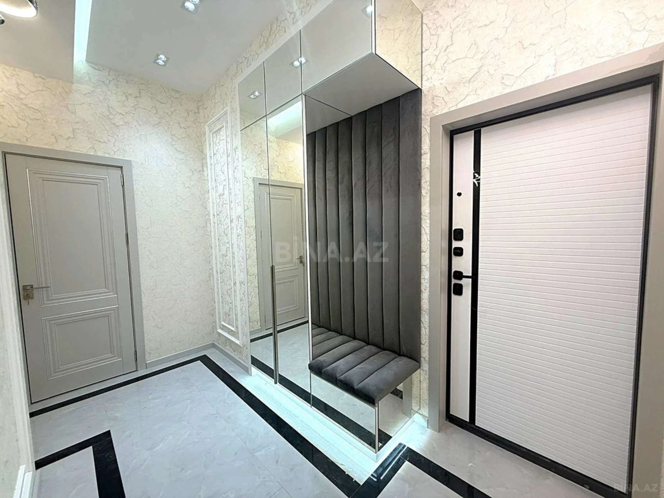 Satılır 2 otaqlı mənzil 85 m²