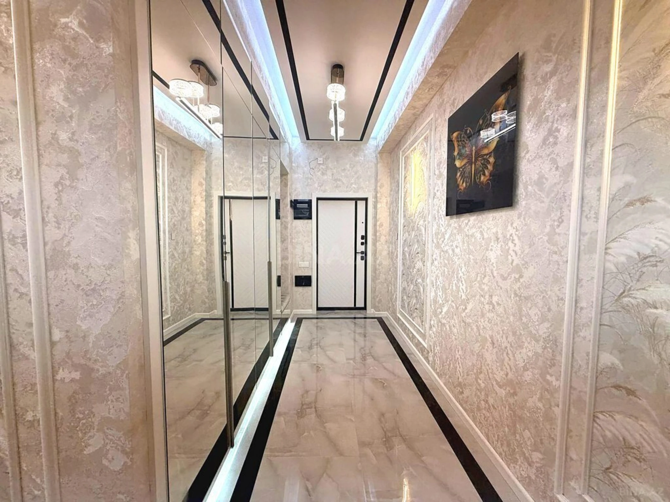Satılır 3 otaqlı mənzil 127 m²
