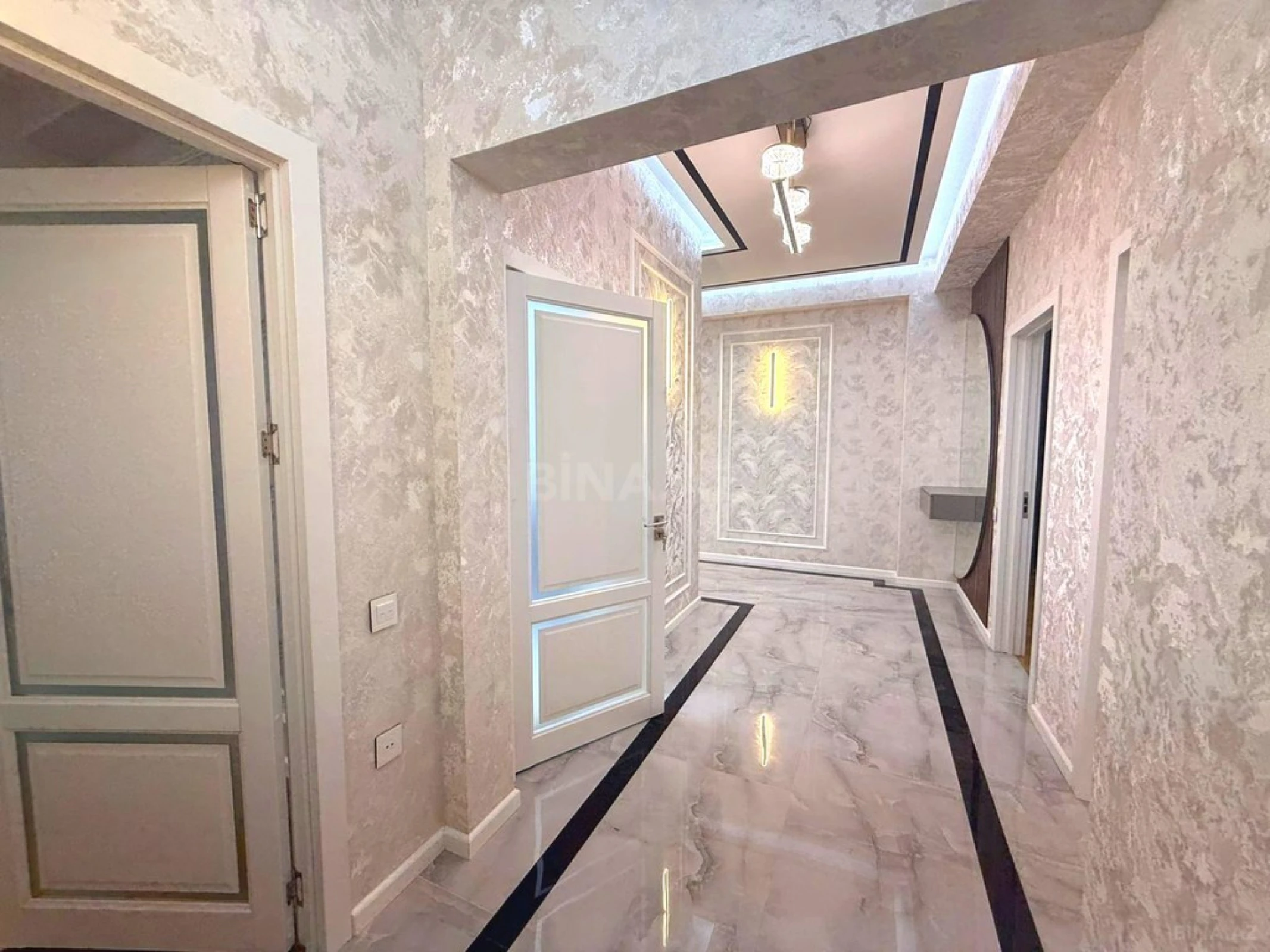 Satılır 3 otaqlı mənzil 127 m²