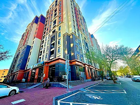 Satılır 3 otaqlı mənzil 127 m²