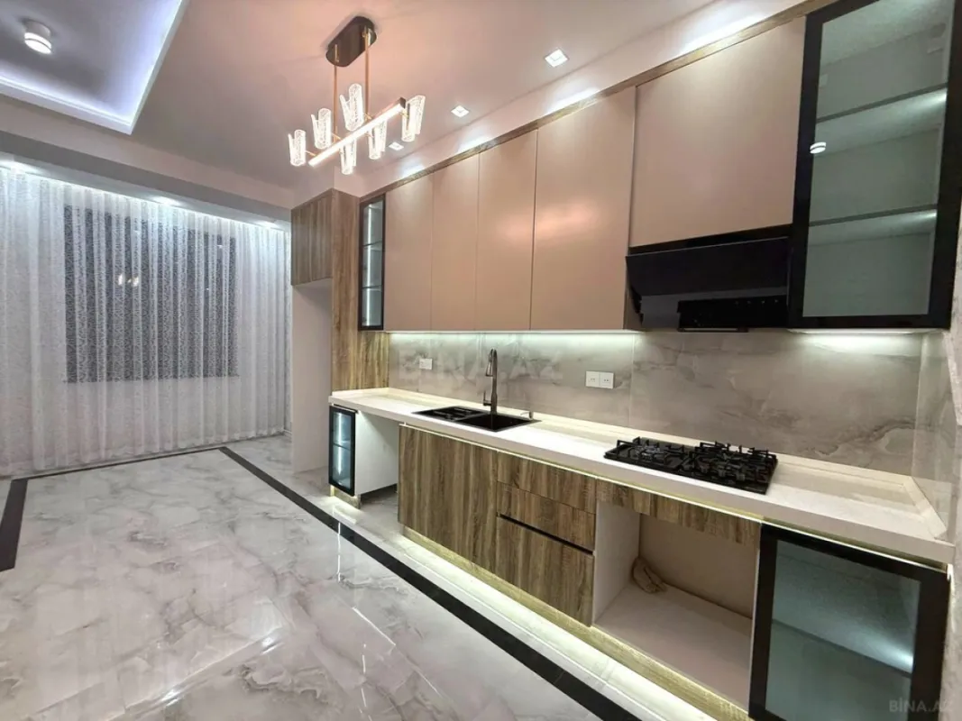 Satılır 3 otaqlı mənzil 127 m²