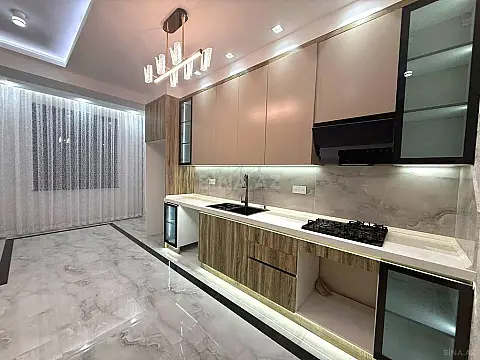 Satılır 3 otaqlı mənzil 127 m²