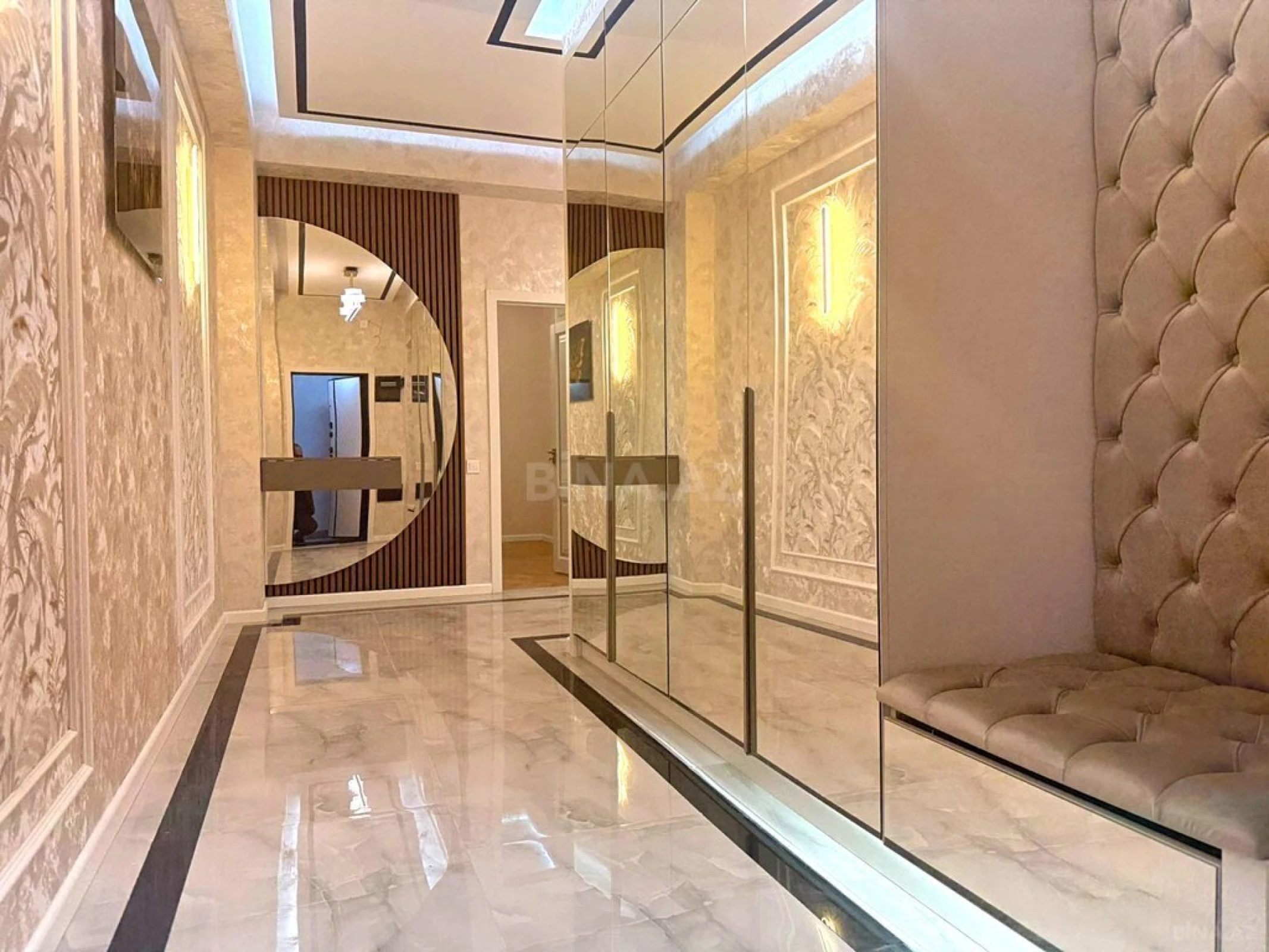 Satılır 3 otaqlı mənzil 127 m²
