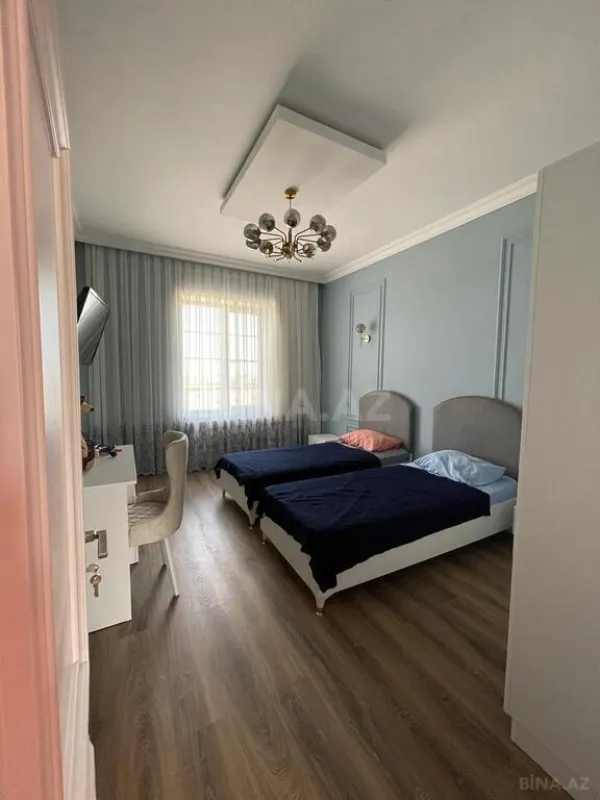 Satılır 5 otaqlı həyət evi 270 m²