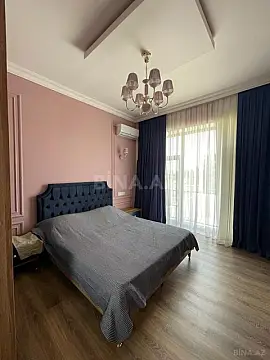 Satılır 5 otaqlı həyət evi 270 m²