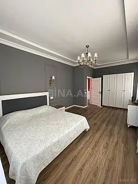 Satılır 5 otaqlı həyət evi 270 m²