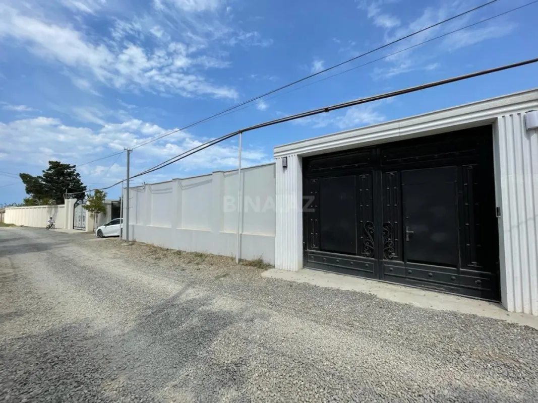 Satılır 5 otaqlı həyət evi 270 m²