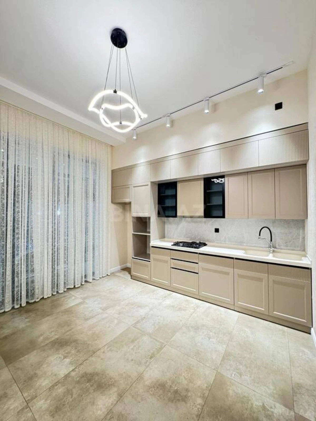 Satılır 4 otaqlı həyət evi 170 m²