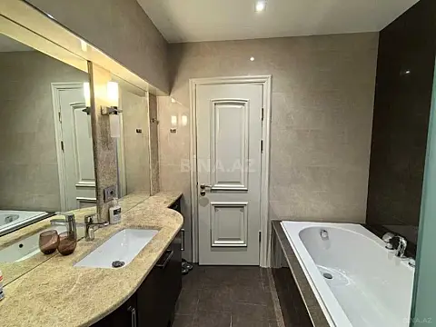Kirayə verilir 2 otaqlı mənzil 114 m²