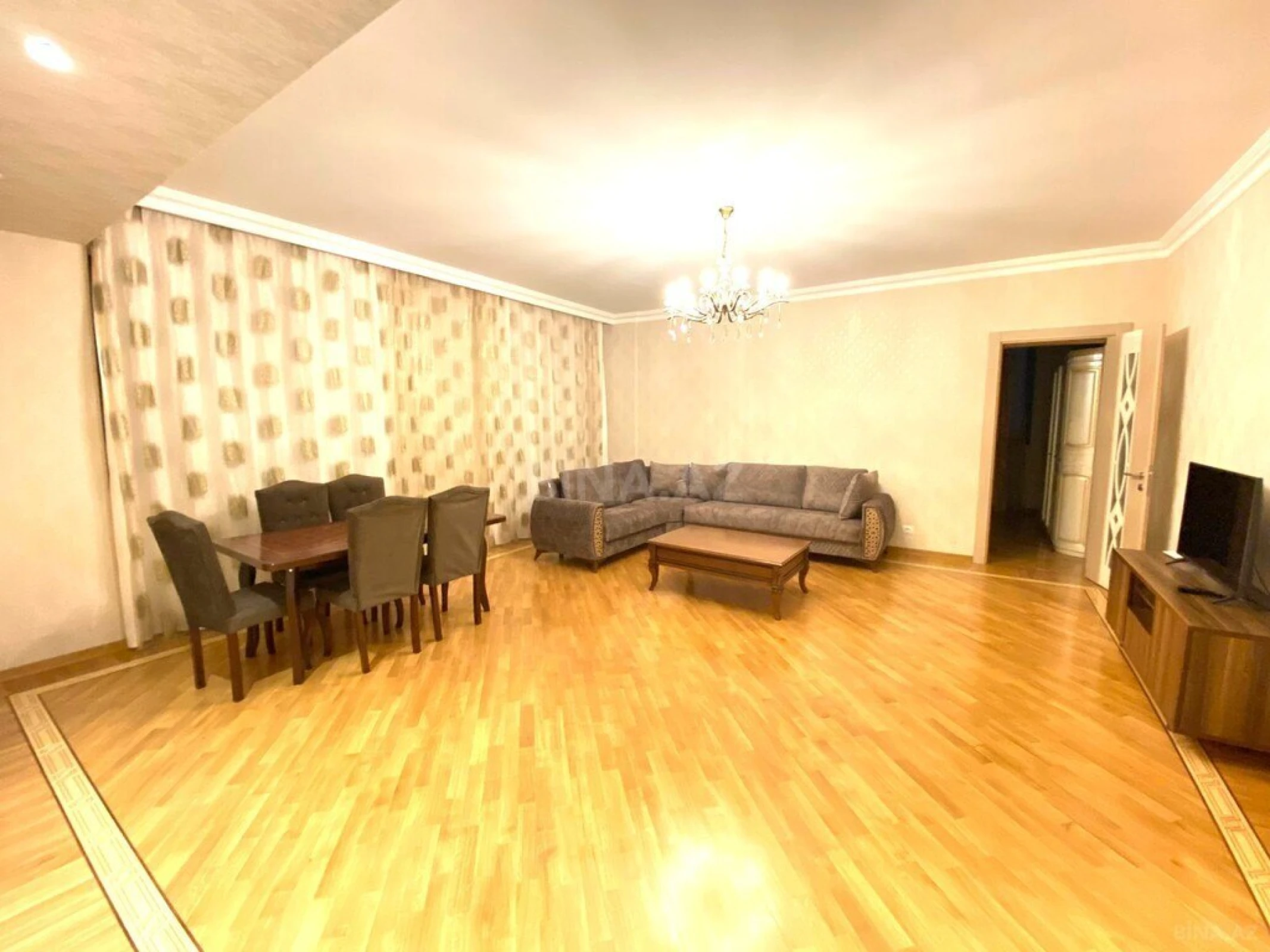 Kirayə verilir 2 otaqlı mənzil 100 m²