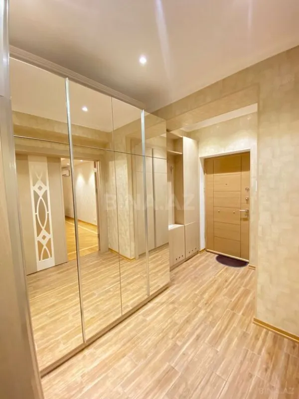 Kirayə verilir 2 otaqlı mənzil 100 m²